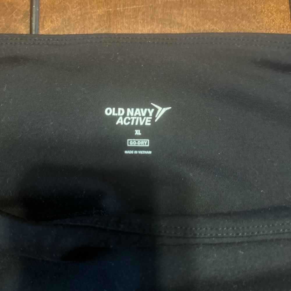 Old navy active capri black leggings XL